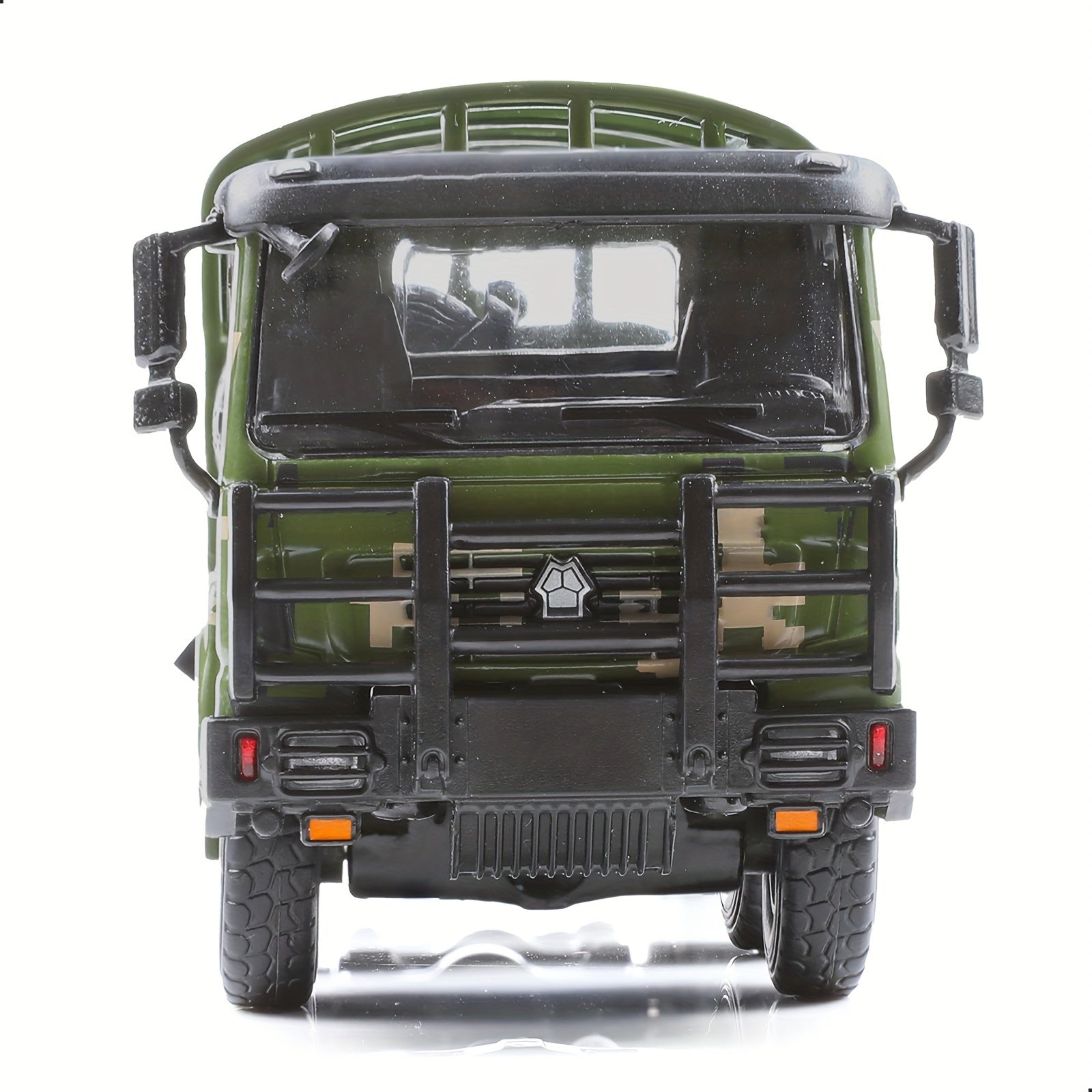 Die-Cast Metal Military Transport Truck Model, 1/64 Scale Realistic Camouflage, Collectible Alloy Army Vehicle, Suitable for Ages 3-6 Years, Ideal for Collectors & Gifting